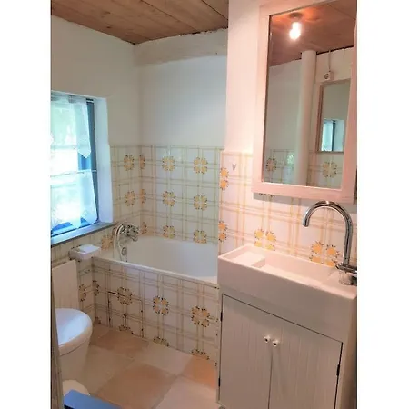 Thatched In The Meadow * Gulde